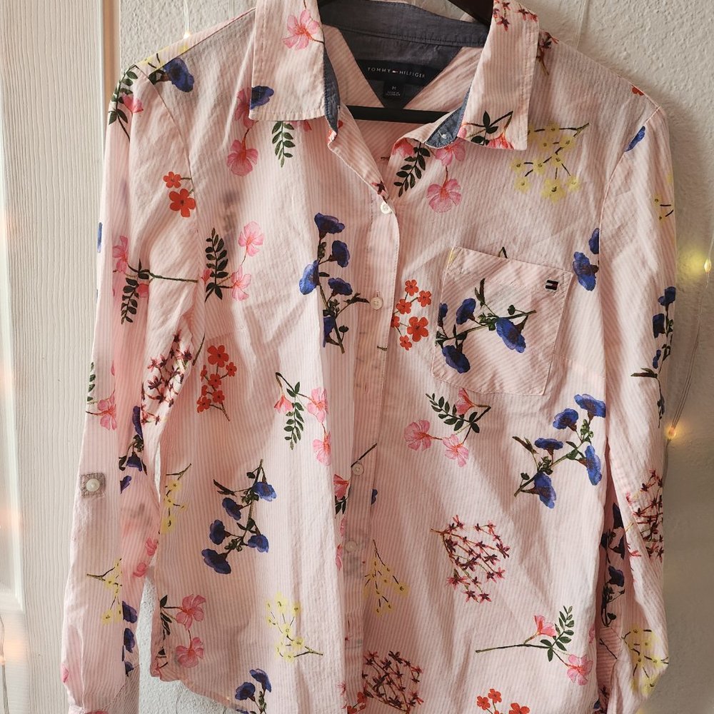 Tommy Hilfiger Sz M Button Up Floral Light Pink Striped and Blue Wash Contrast